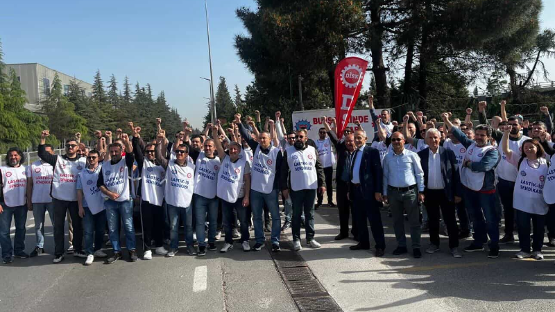Hakkını alamayan işçi grevde!