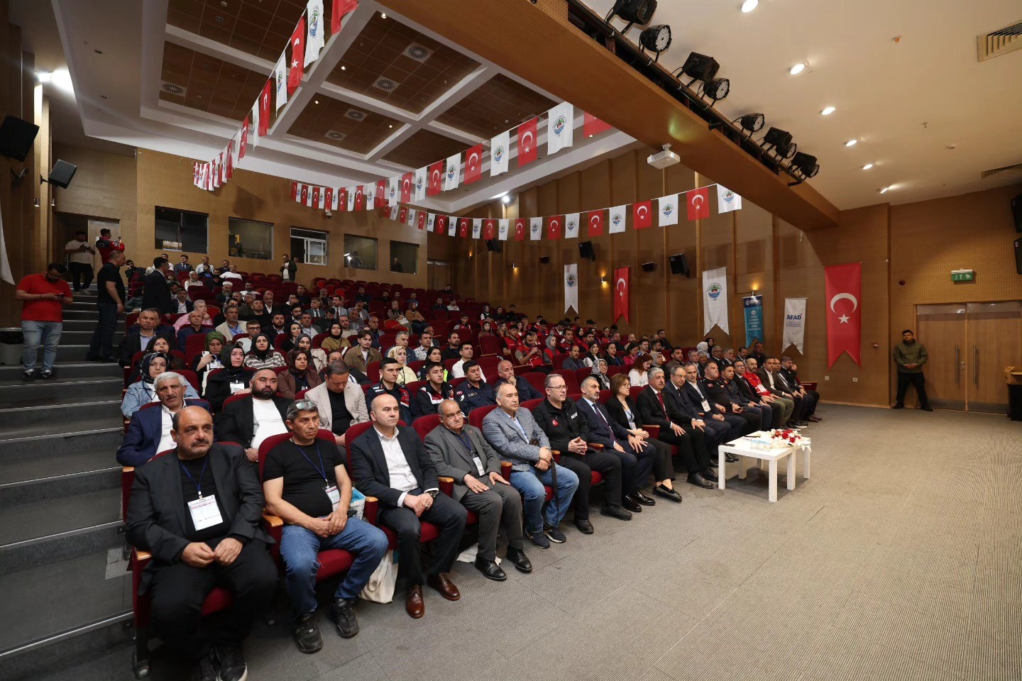 Dilovası’nda vatandaşlara afetlere hazırlık eğitimi verildi

