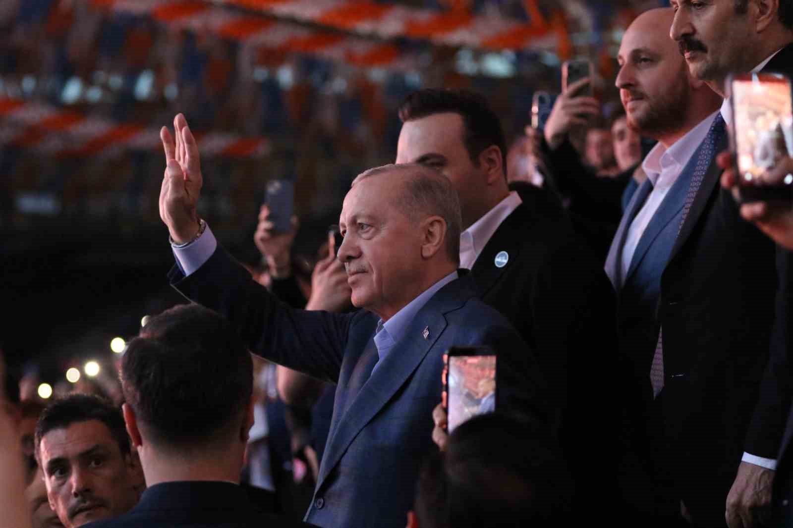 "Üzerimize serpilen ölü toprağından kurtulmuş durumdayız"