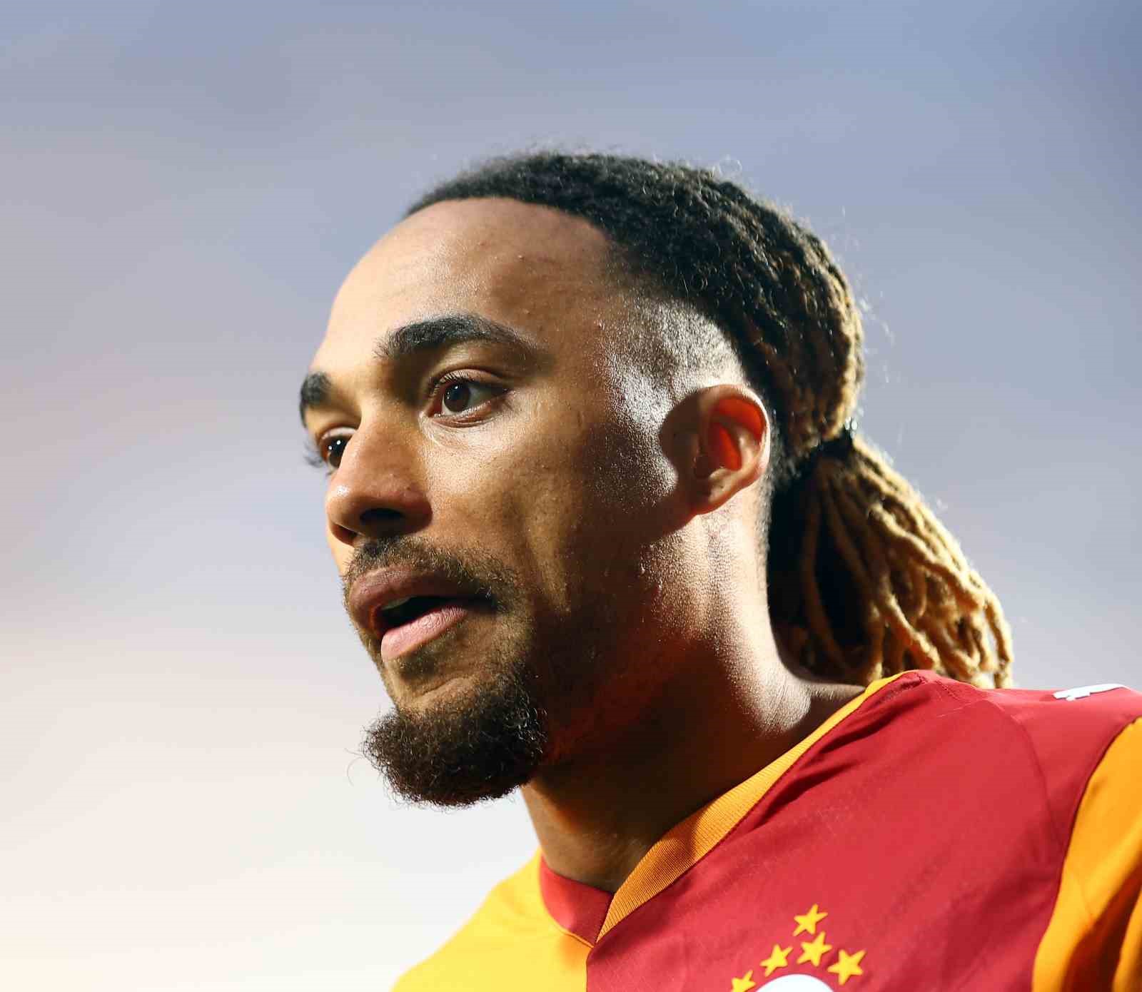 Sacha Boey, Galatasaray ile 100. resmi maçına çıktı
