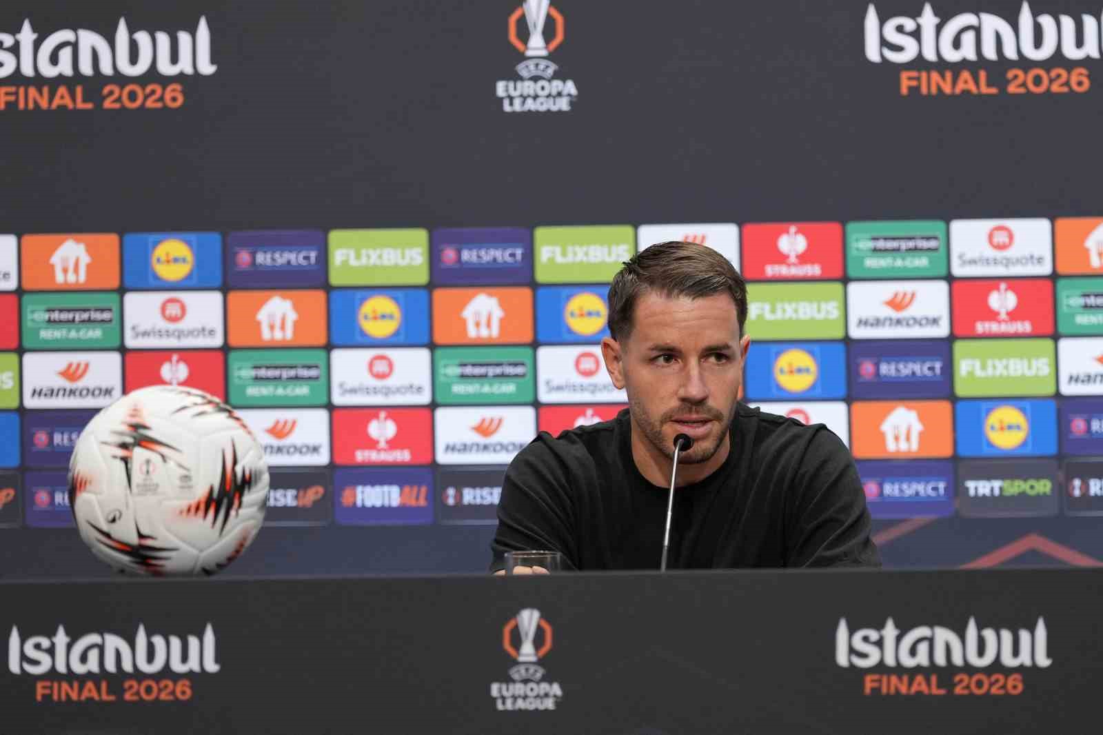 Christian Günter: "Günün sonuna kupayı kaldırmak istiyoruz"
