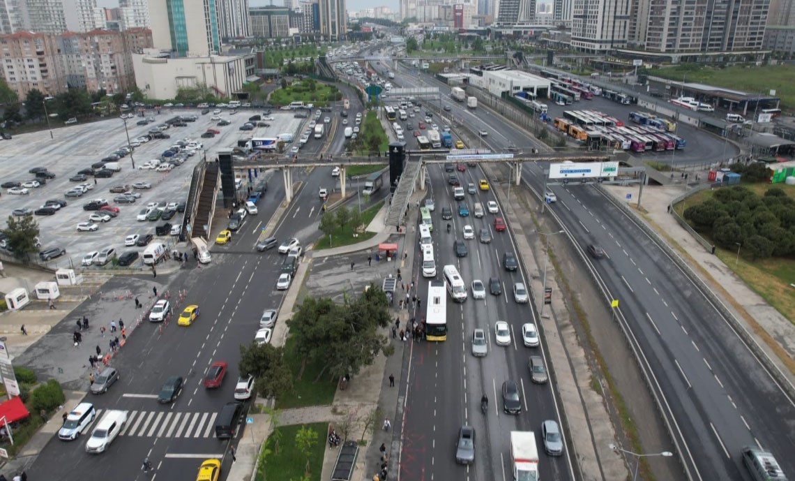 Bayram tatili öncesi İstanbul’da trafik yoğunluğu yüzde 65’e ulaştı
