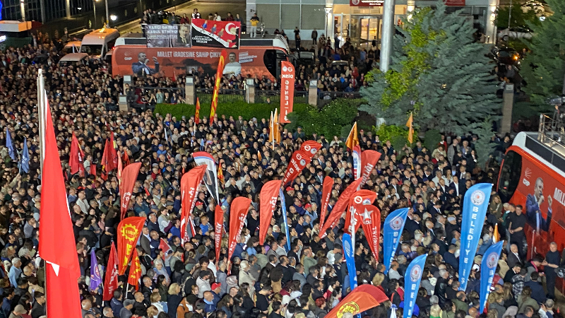 Özel: "Biz en kısa zamanda sandık istiyoruz, kurultay istiyoruz"