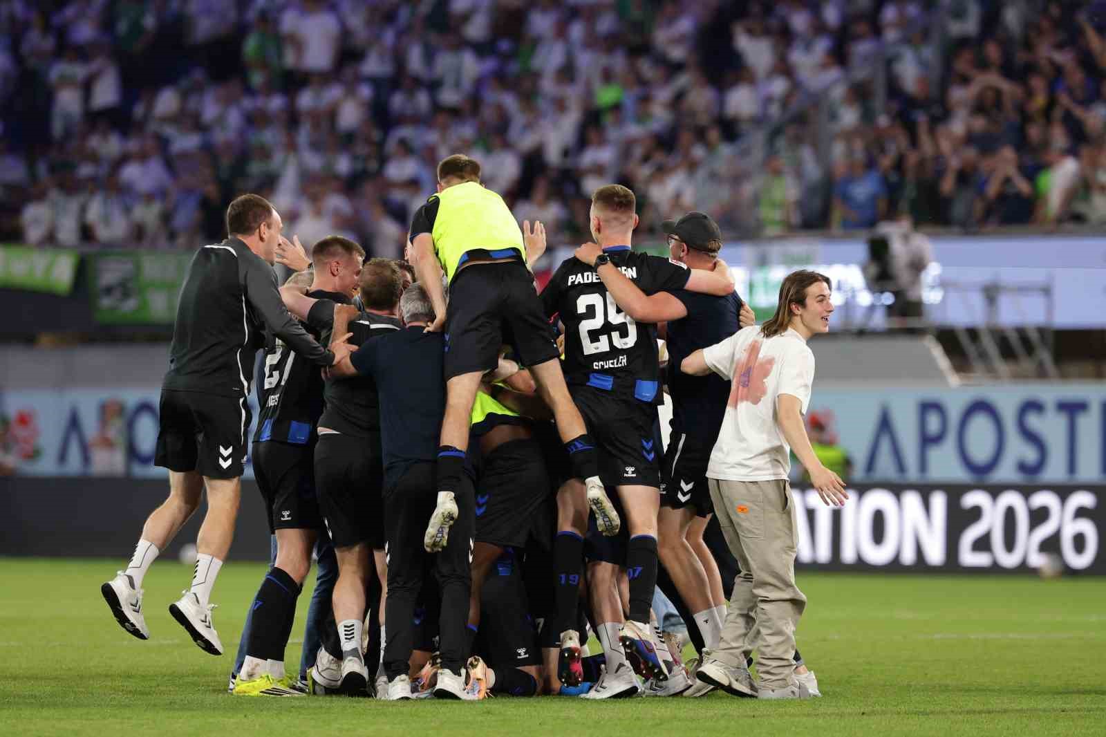 Paderborn, Bundesliga’ya yükseldi
