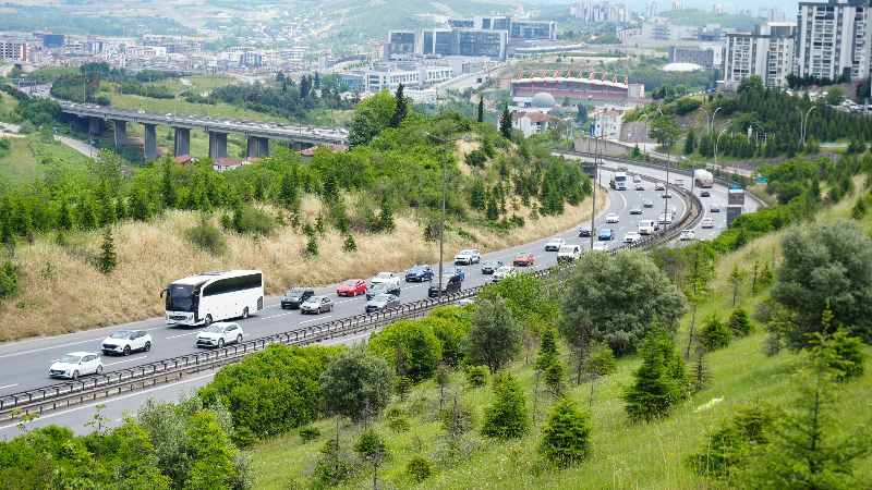 Kocaeli geçişinde bayram dönüş trafiği akıcı ilerliyor