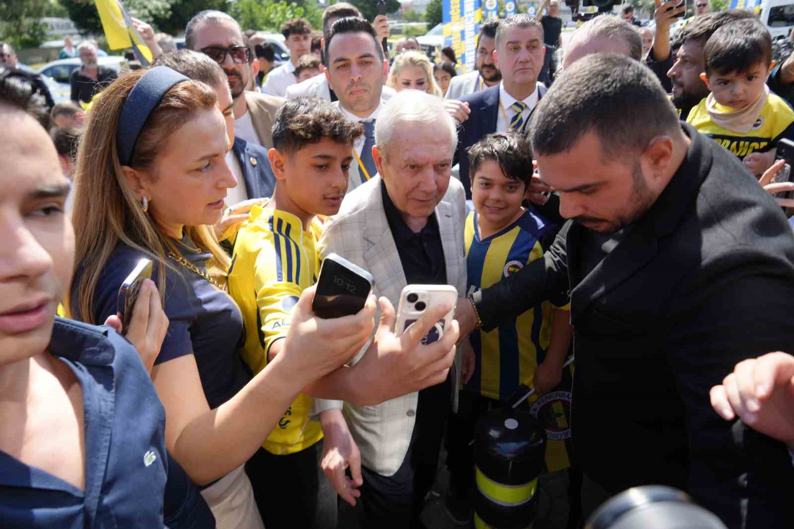 Aziz Yıldırım: "İki santrforla prensipte anlaştık"
