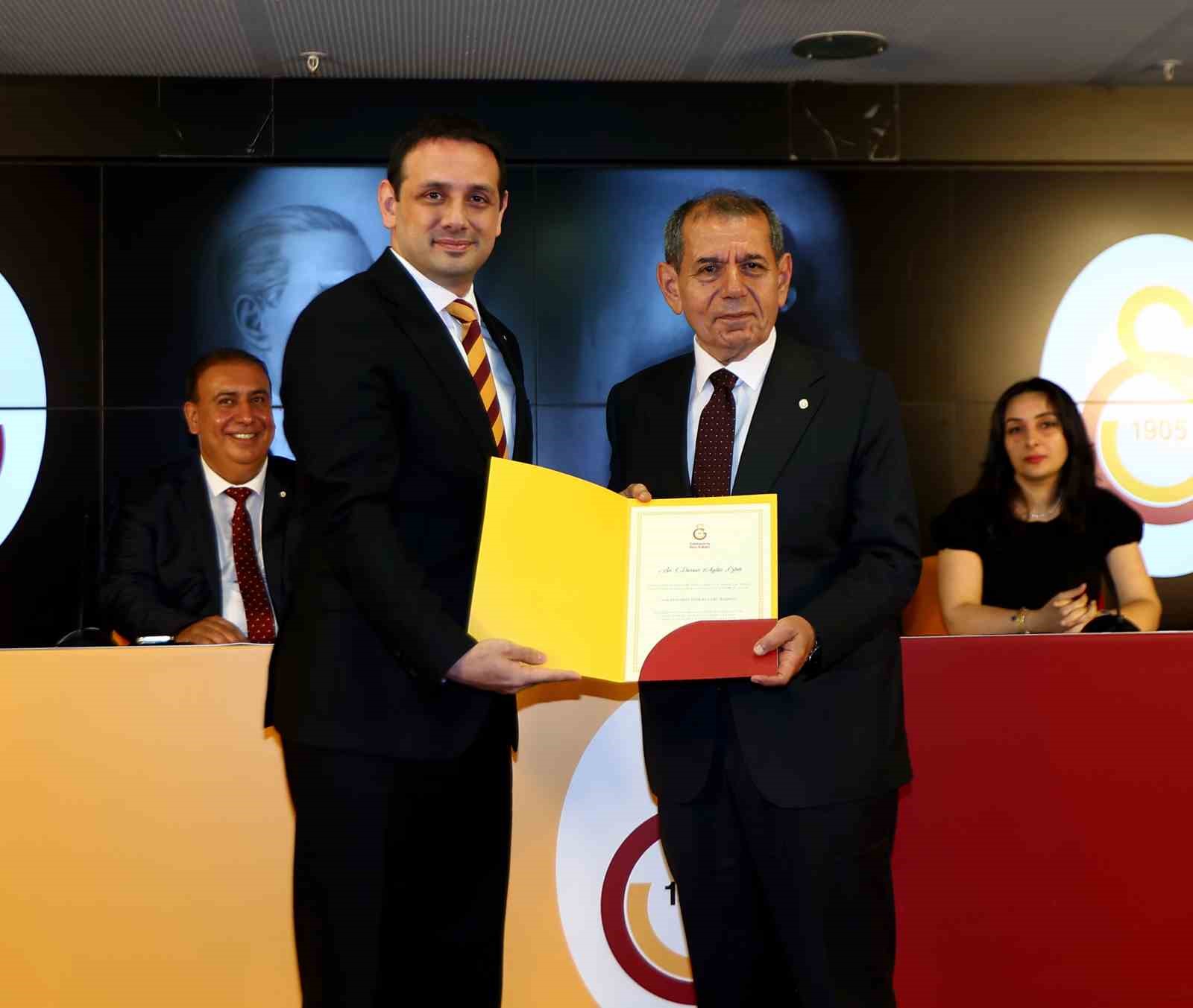 Galatasaray’da yeni yönetim mazbatalarını aldı