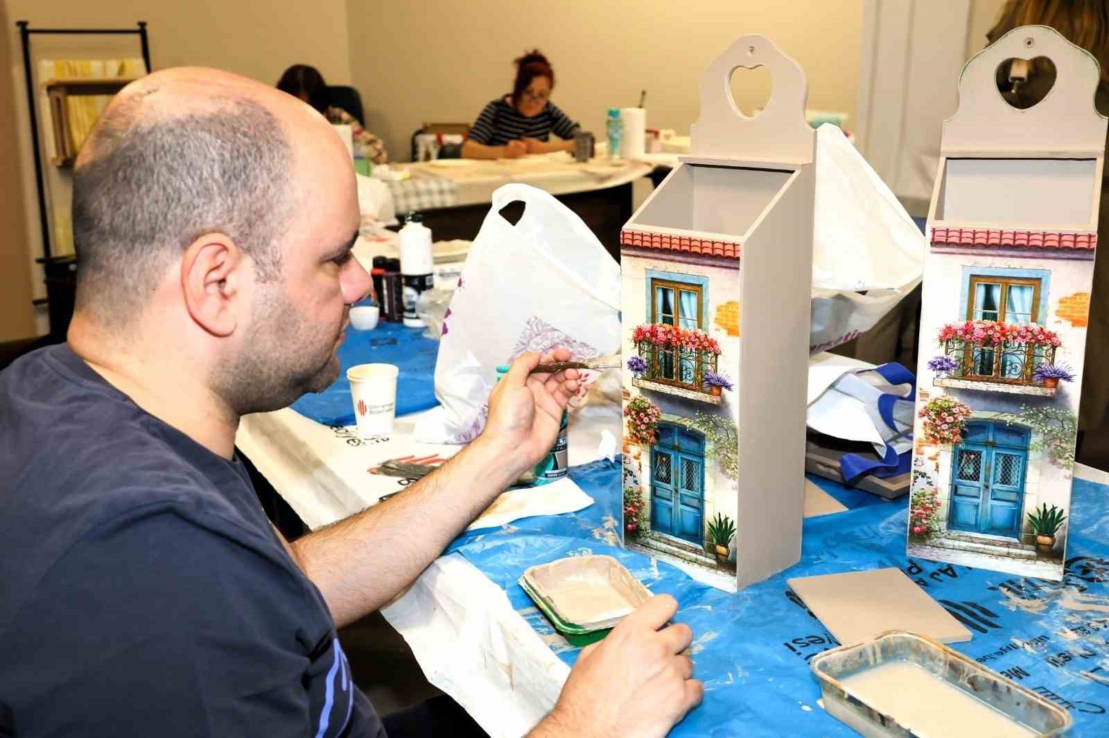 Ümraniye’de geleneksel sanatlar ve el sanatlarına yoğun ilgi

