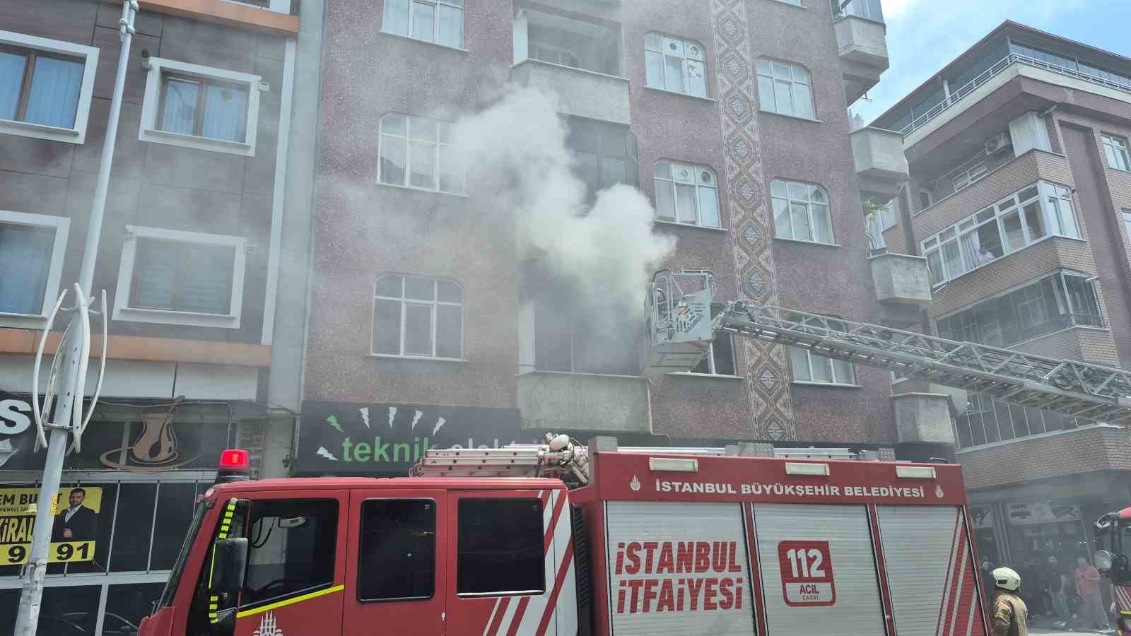 Şarjda unutulan telefon evde yangına neden oldu
