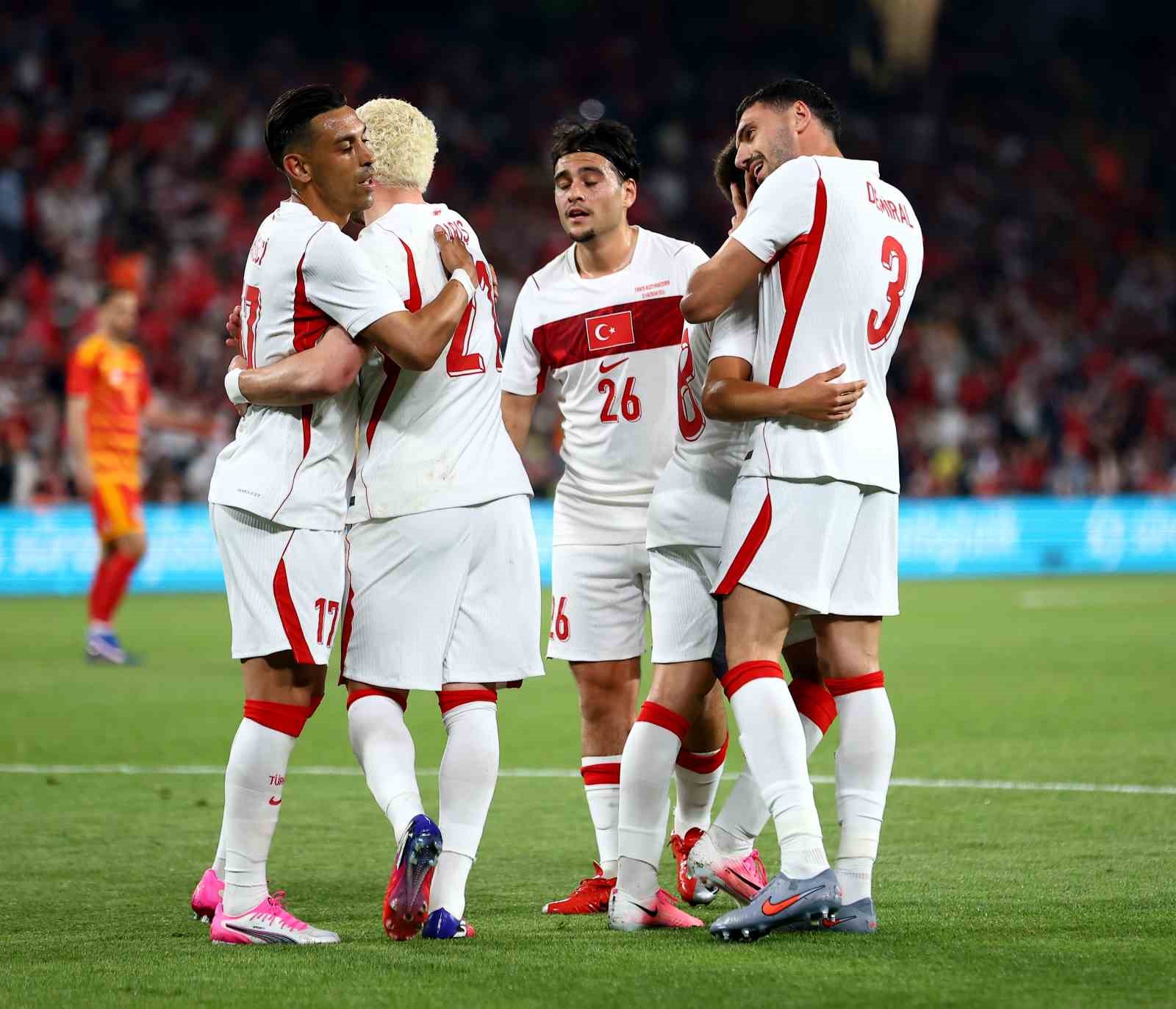 A Milli Futbol Takımı’ndan 4 gollü prova
