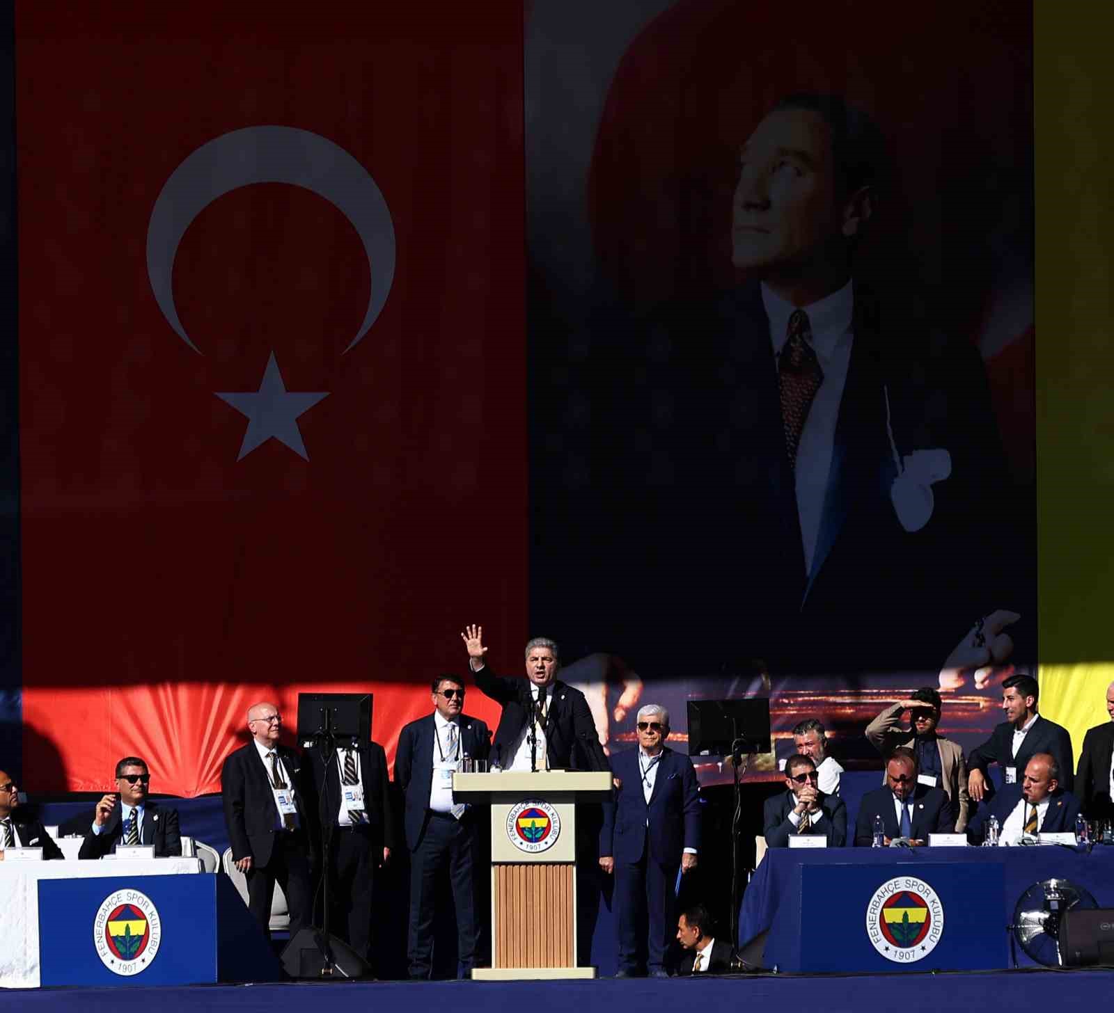 Hakan Safi: "Gençliğim, enerjim, servetim, her şeyim Fenerbahçe’me feda olsun"
