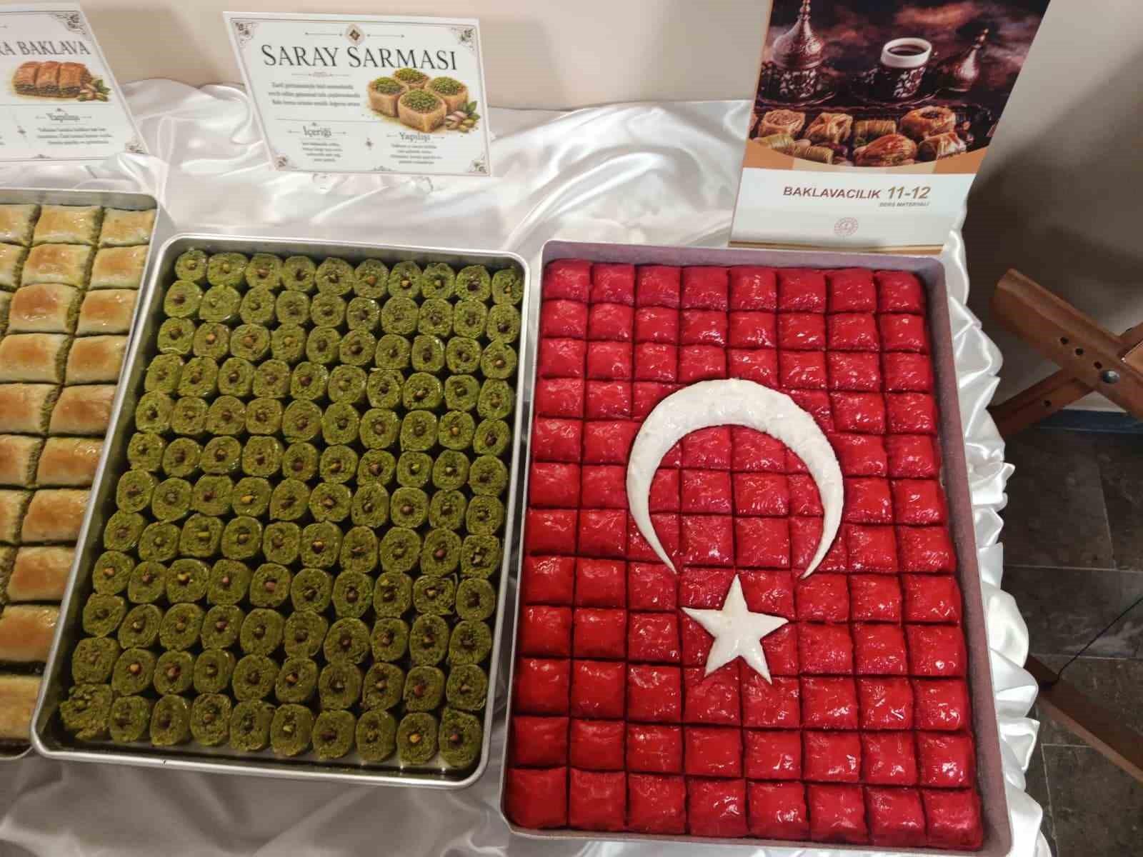 Bakan Tekin: "Bizim işimiz milli birliğimizi, beraberliğimizi güçlendirecek bir eğitim vermek"
