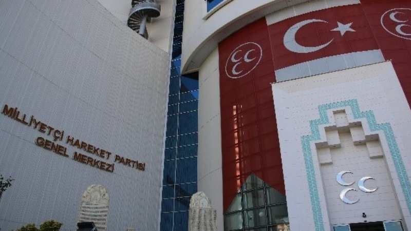 MHP Kocaeli’de Mehmet Doğan ve Hatice Tosun görevini bıraktı