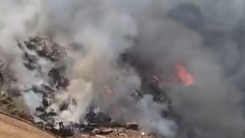 Orman yanındaki atık döküm alanında yangın çıktı