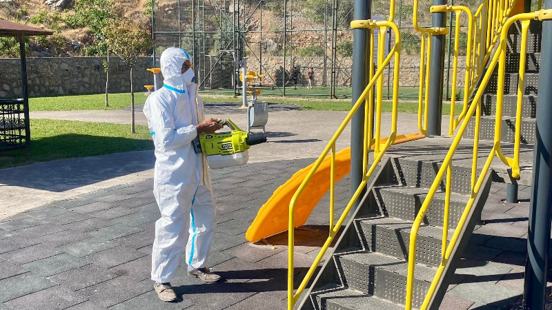 Körfez'de çocuk parklarında hijyen mesaisi