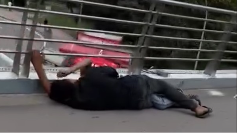 Halkevi Köprsü'nde uygunsuz hareketler