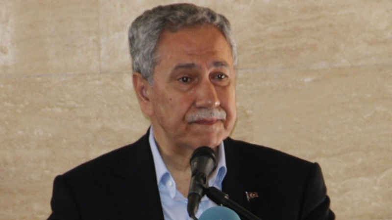 Bülent Arınç konferansı öncesi KOÜ’de kriz: Öğrenci kulübü kapatıldı