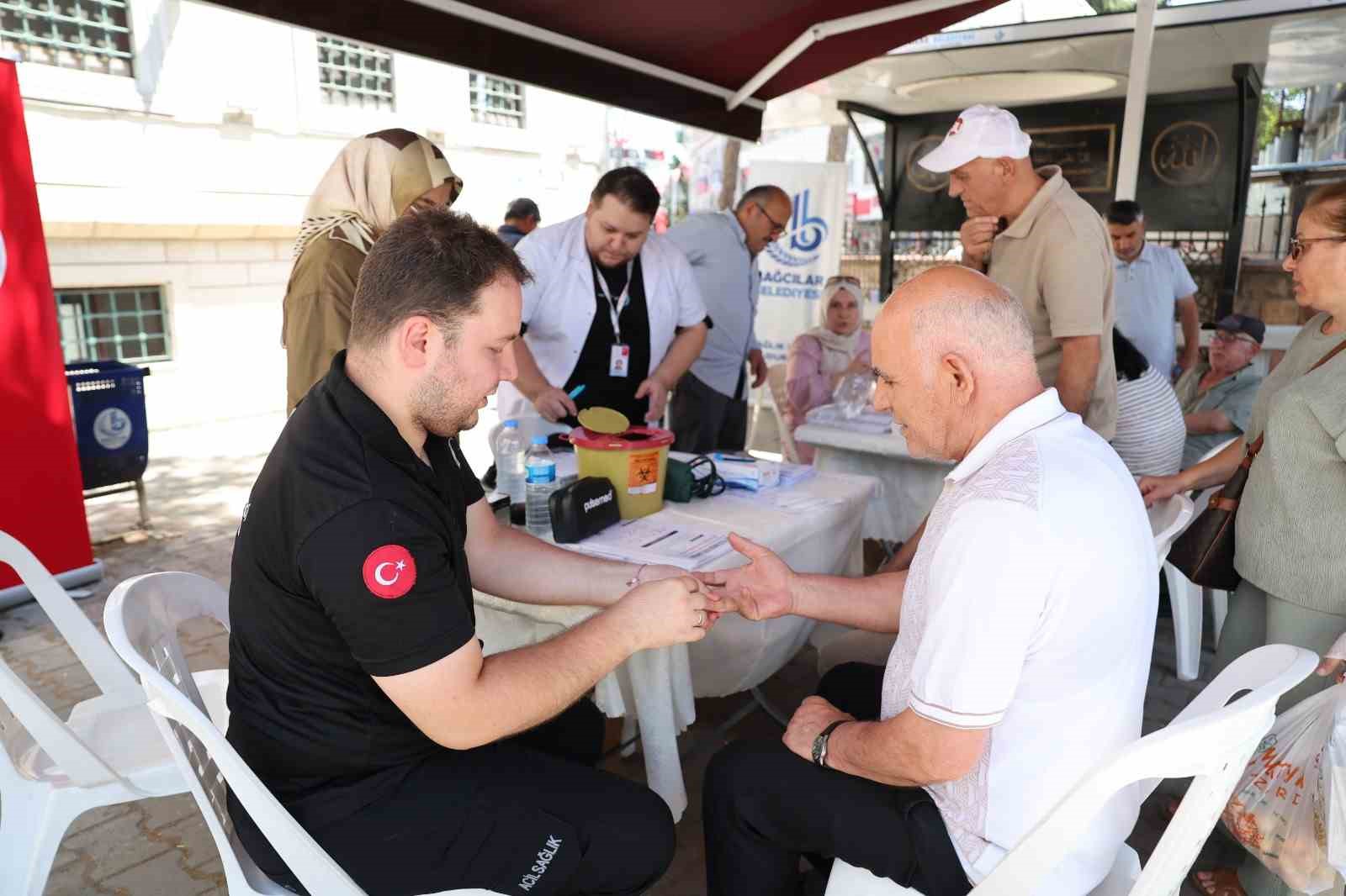 Bağcılar’da camilerde sağlık taraması yapıldı
