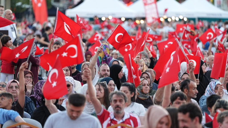 Kocaeli kol kola girdi, tek yürek oldu
