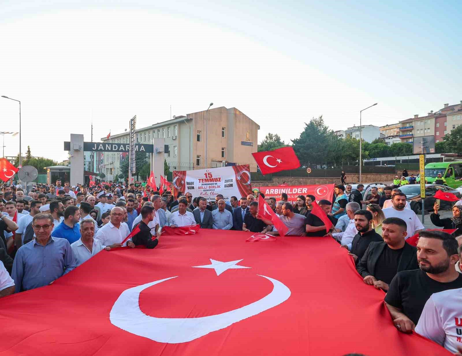 Arnavutköy’de 15 Temmuz’un 10’uncu yılı dolayısıyla yürüyüş korteji düzenlendi