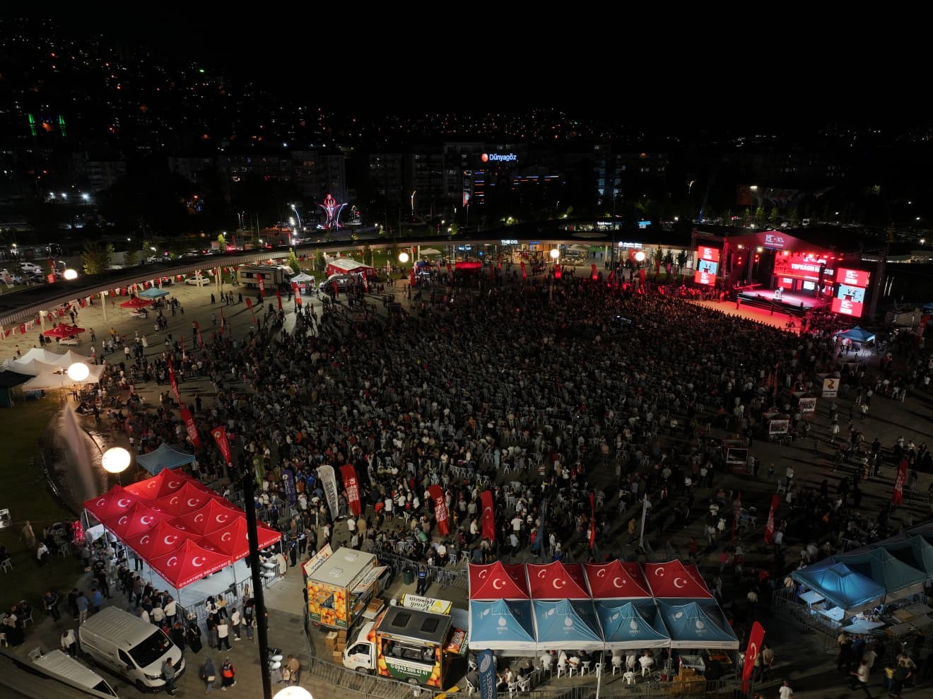 Kocaeli’de on binler Milli İrade Meydanı’nı doldudu