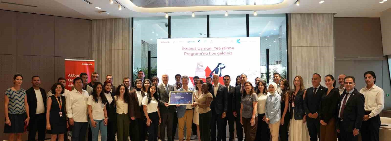 Akbank Gençlik Akademisi’nin ‘Export Talent Programı’ tamamlandı