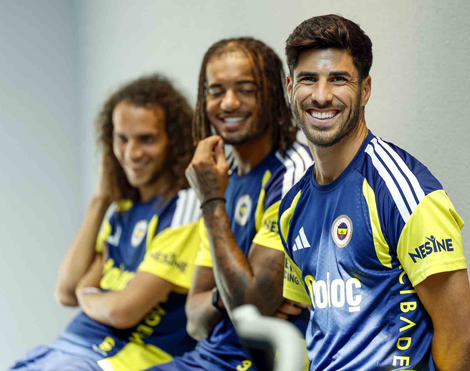 Fenerbahçe, Sturm Graz maçı hazırlıklarına ara vermeden başladı
