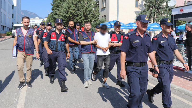 Dolandırıcılar, kuryelerini sosyal medyadan bulmuş