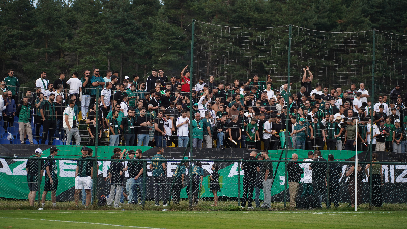 Kocaelispor antrenmanına taraftarlardan yoğun ilgi