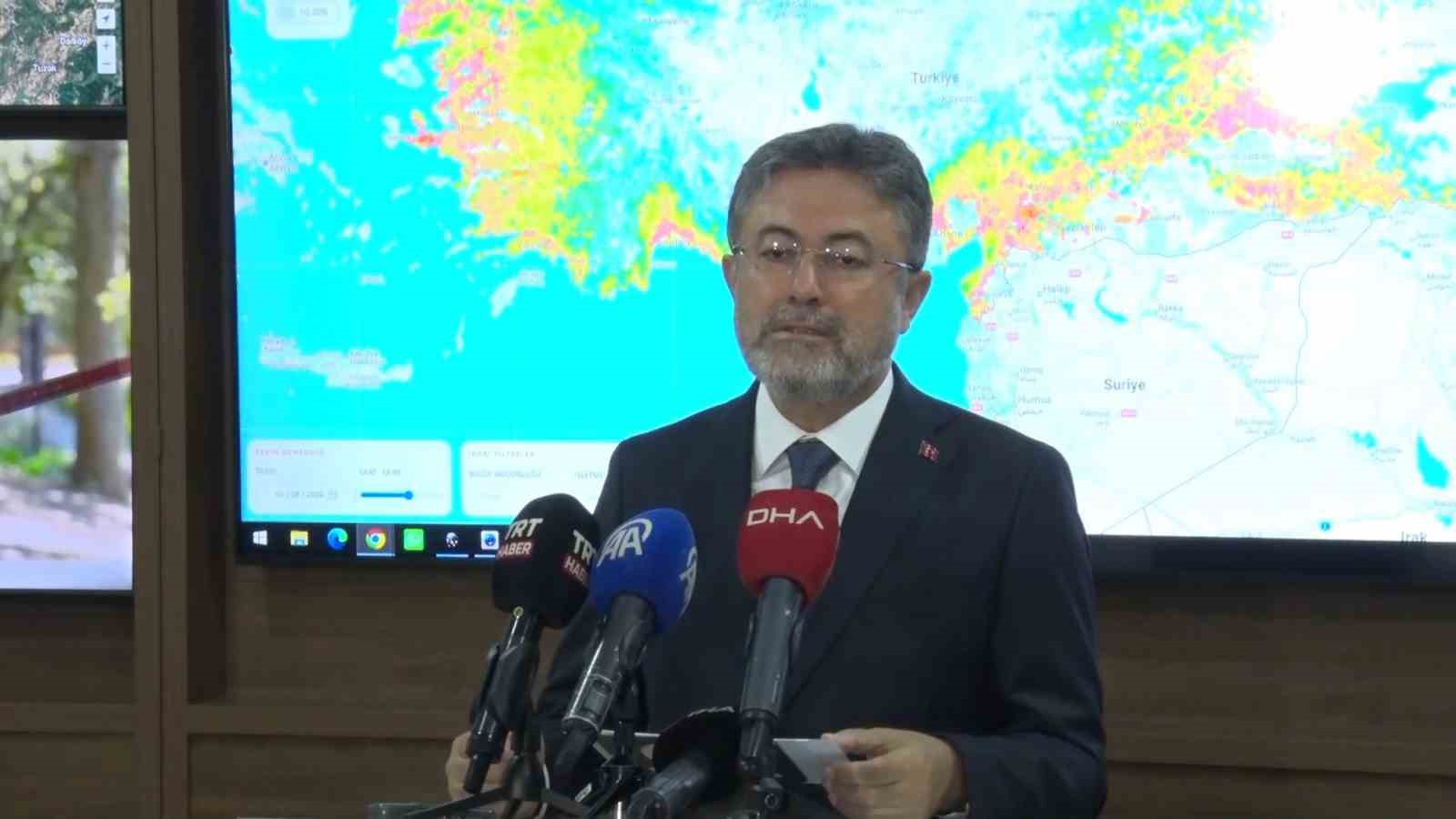 Tarım ve Orman Bakanı İbrahim Yumaklı: "Son 3 günde 260 yangına müdahale ettik, 258’i kontrol altına aldık"
