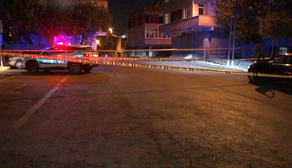 Avcılar’da bir genç parkta silahlı saldırıya uğradı
