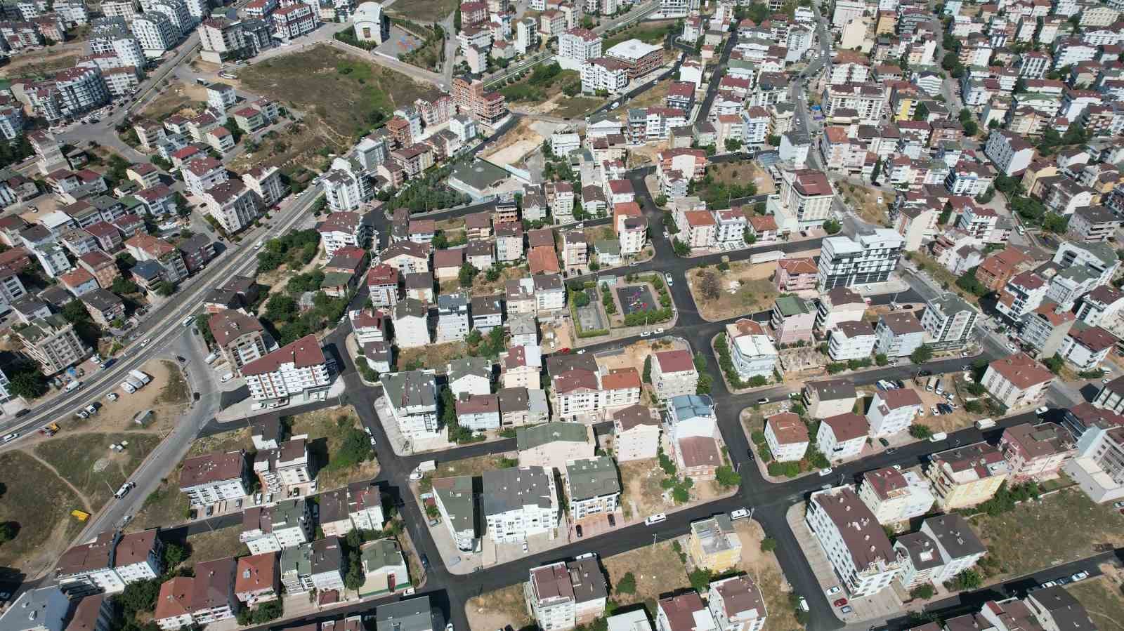Çayırova’da Özgürlük Mahallesi’ne 4 bin ton asfalt serildi
