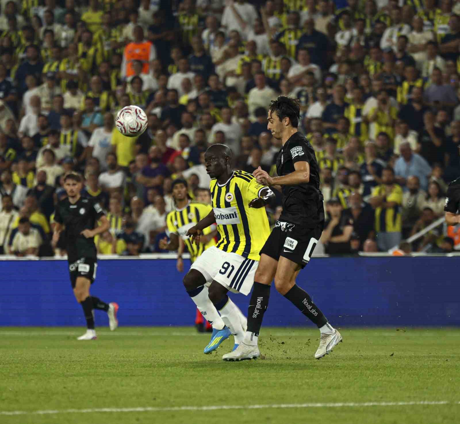 UEFA Şampiyonlar Ligi: Fenerbahçe: 2 - Sturm Graz: 0 (İlk yarı)
