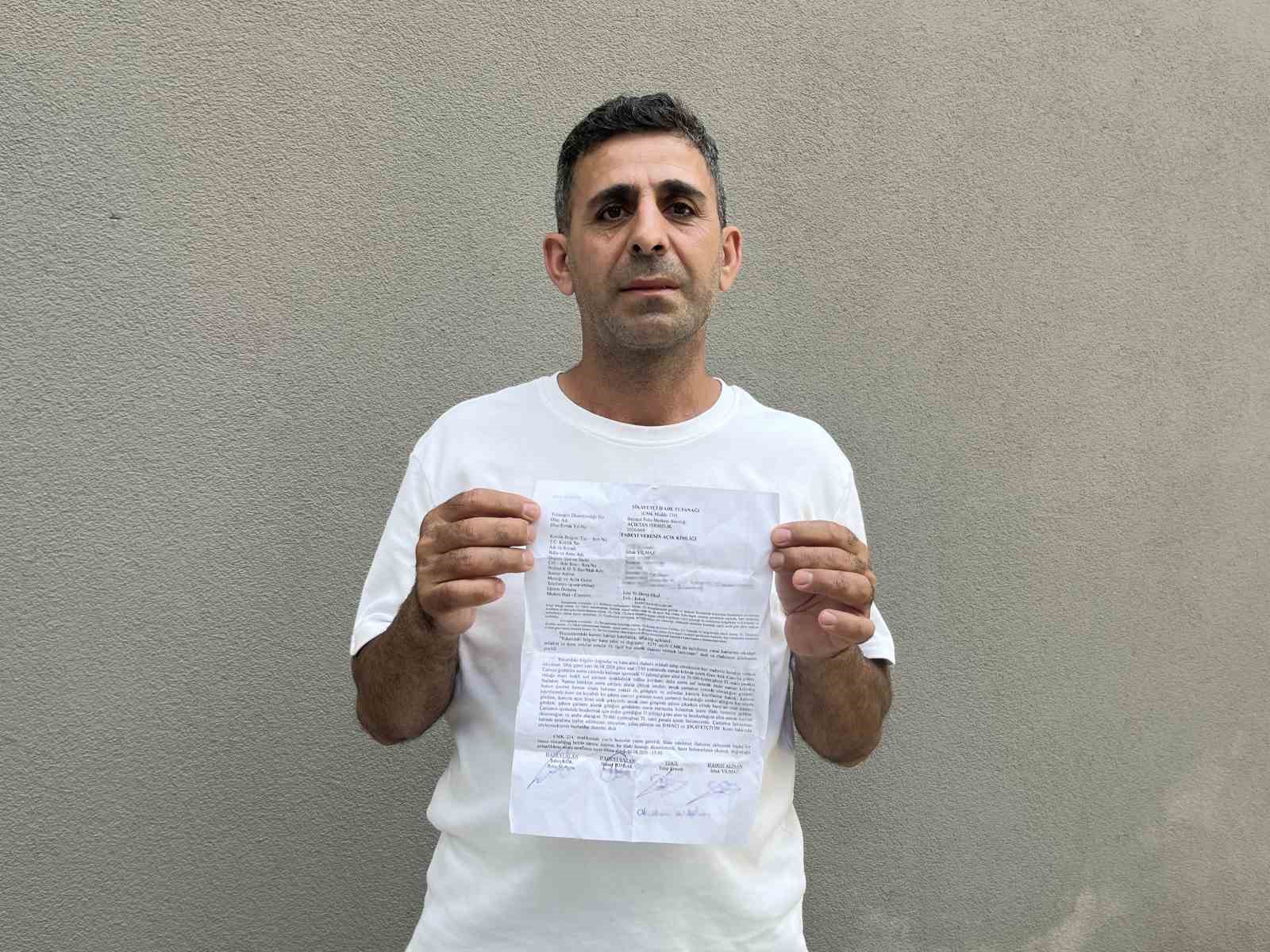Kapalıçarşı’da altınlarını bozdurmaya gitmişti: Namaz kıldığı camide çantası çalındı

