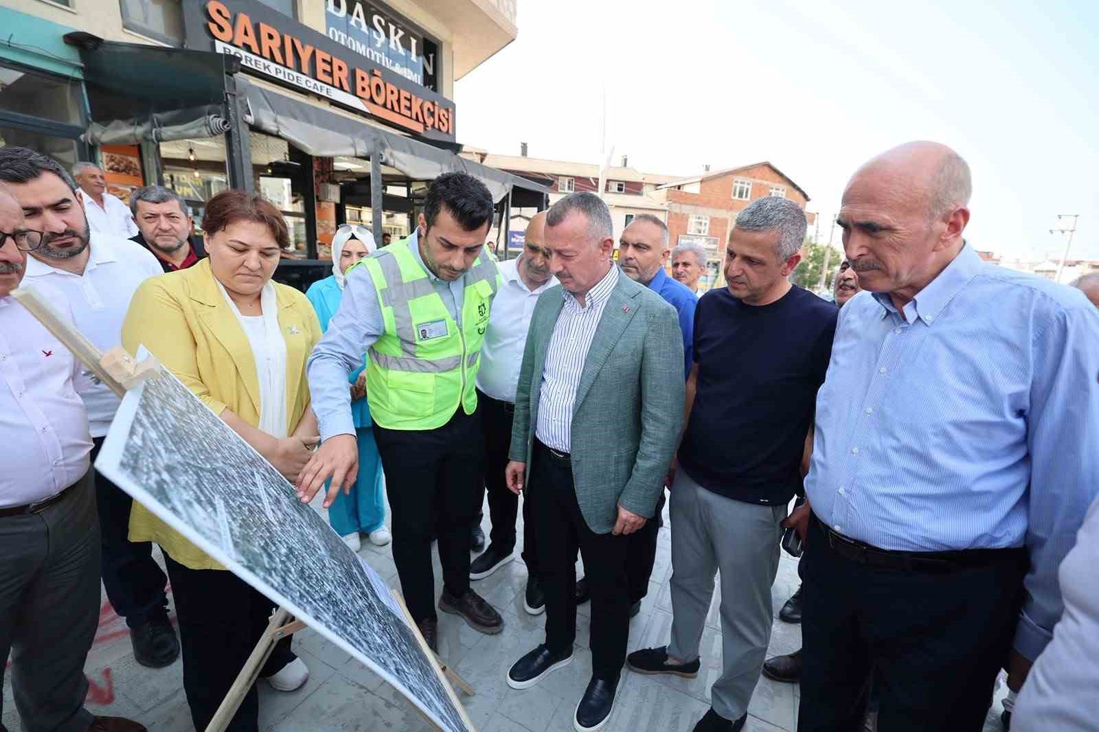 Büyükakın Çayırova’da projeleri yerinde inceledi, esnafla buluştu