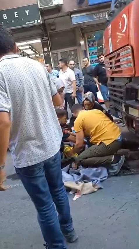 Küçükçekmece’de hafriyat kamyonunun çarptığı yaya ağır yaralandı
