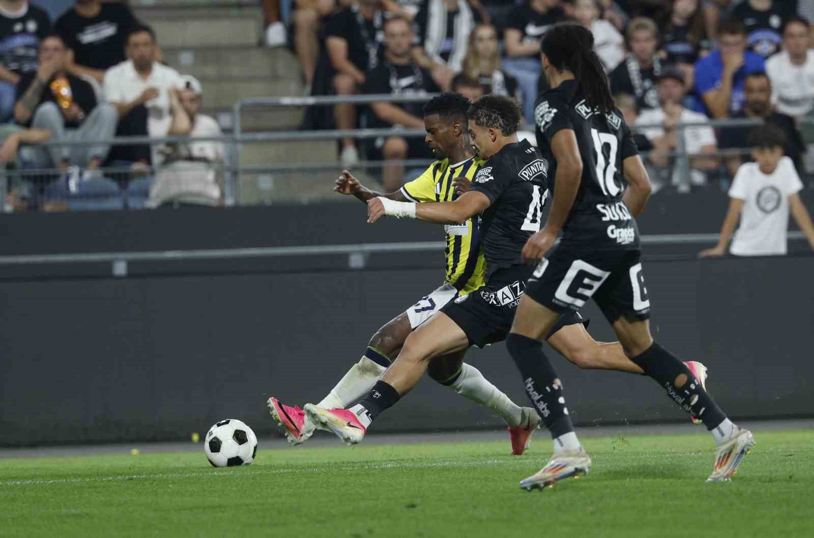UEFA Şampiyonlar Ligi: Sturm Graz: 0 - Fenerbahçe: 0 (İlk yarı)
