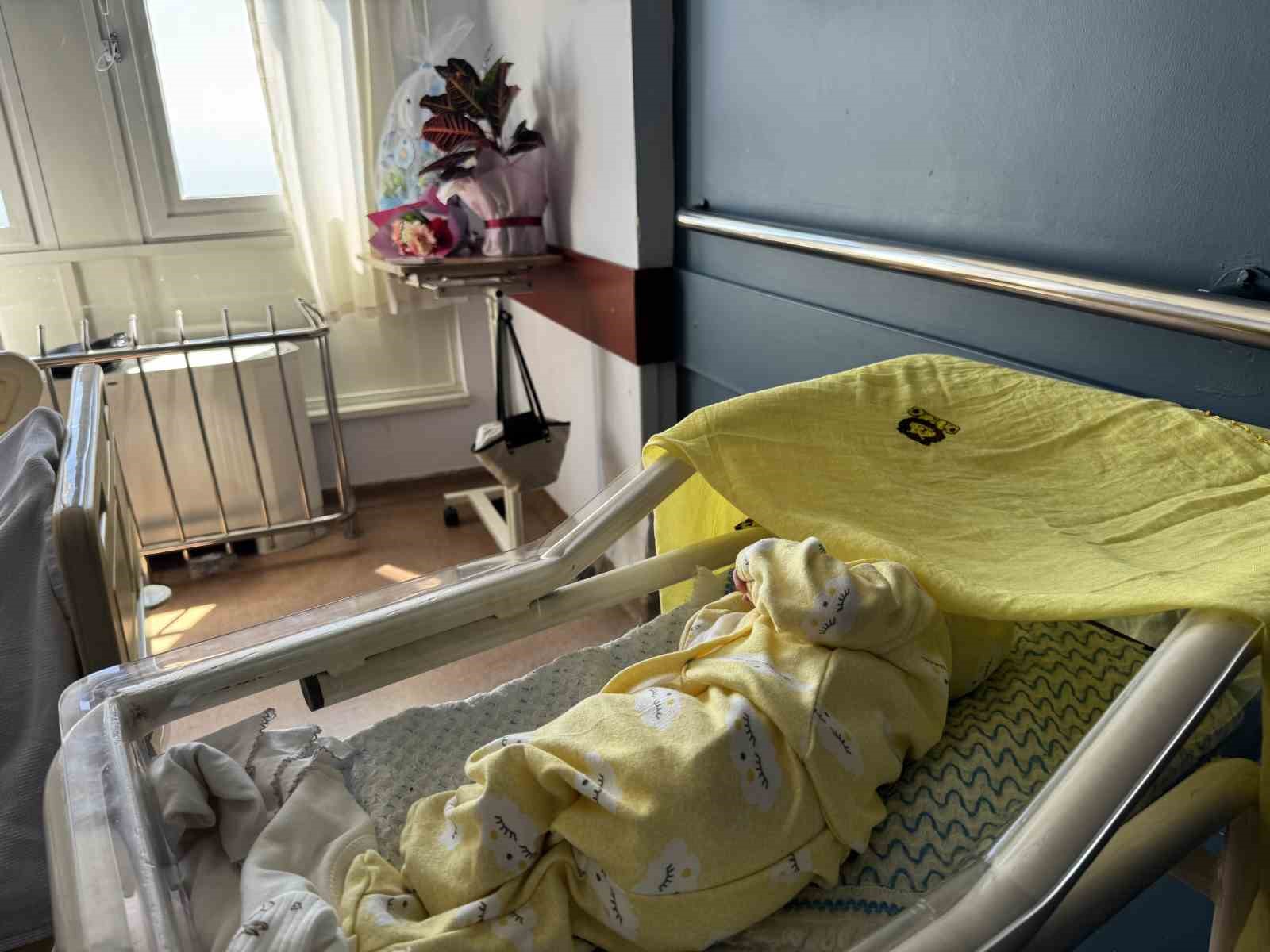 Babasının şahadetinden 1,5 ay sonra Aybars bebek dünyaya geldi