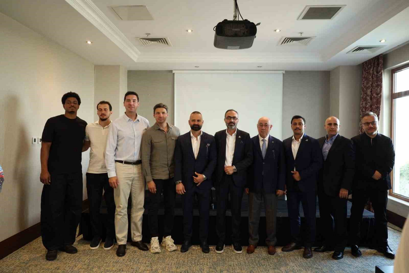 Basketbol Süper Ligi’nin yeni takımı Körfez Basket görücüye çıktı