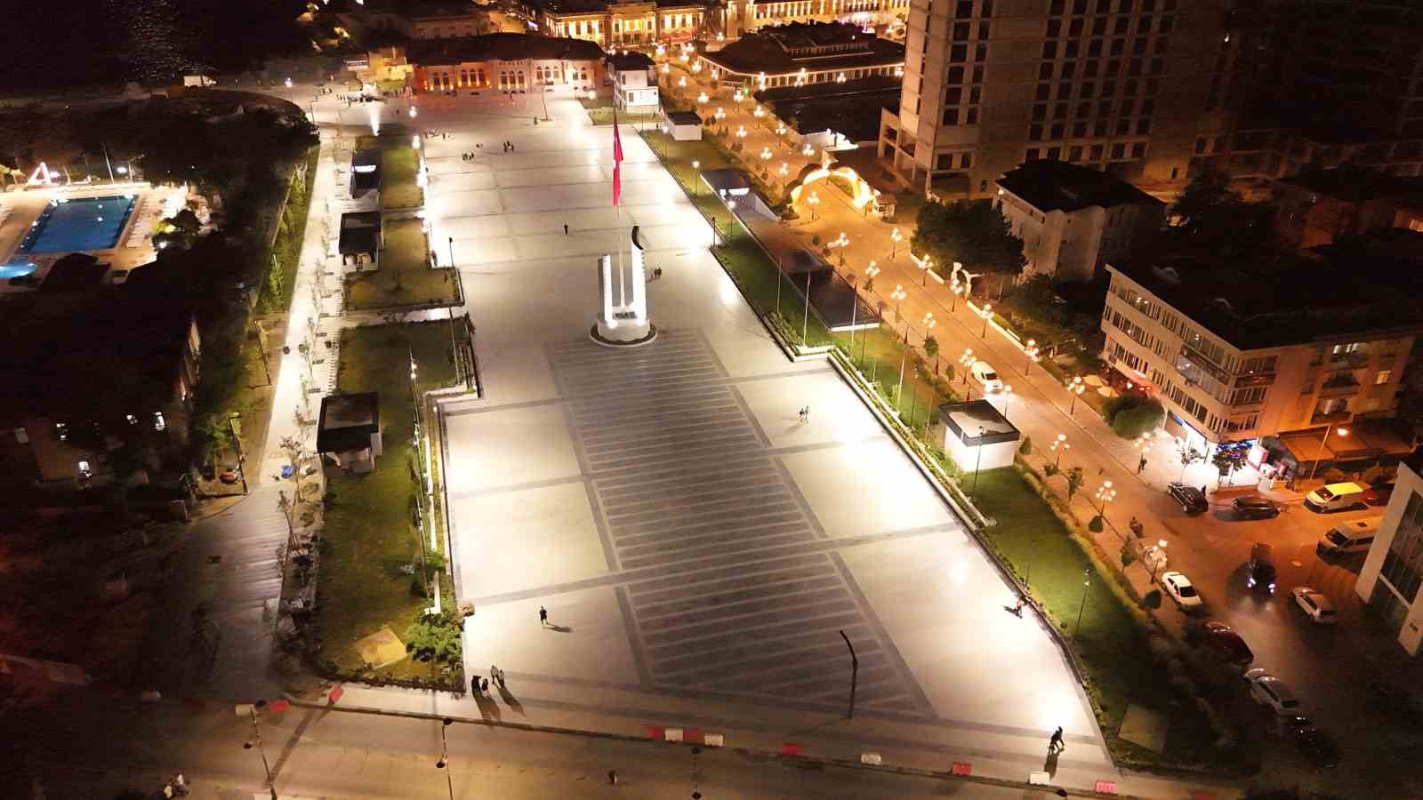 Büyükçekmece Cumhuriyet Kent meydanı açılıyor