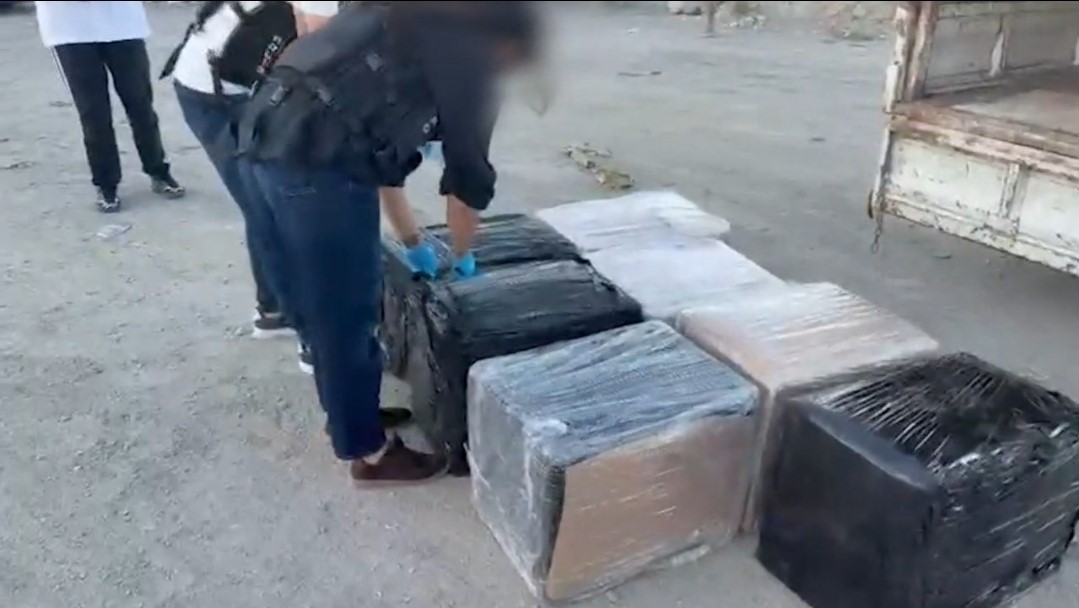 Zeytinburnu’nda araçtan 83 kilogram uyuşturucu çıktı
