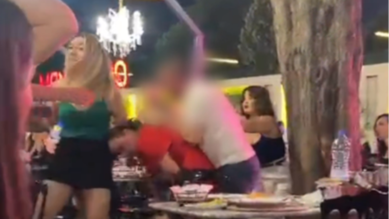 Tartışma şiddete dönüştü! Kadını darp etti