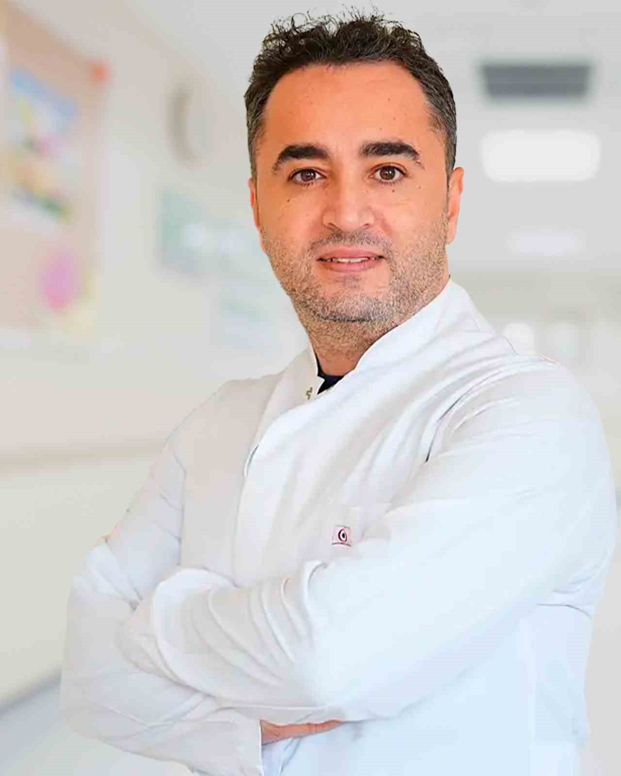 Göz çevresindeki sarkma ve torbalanmalara karşı blefaroplasti çözümü: "Hem estetik hem de görme konforu sağlıyor"