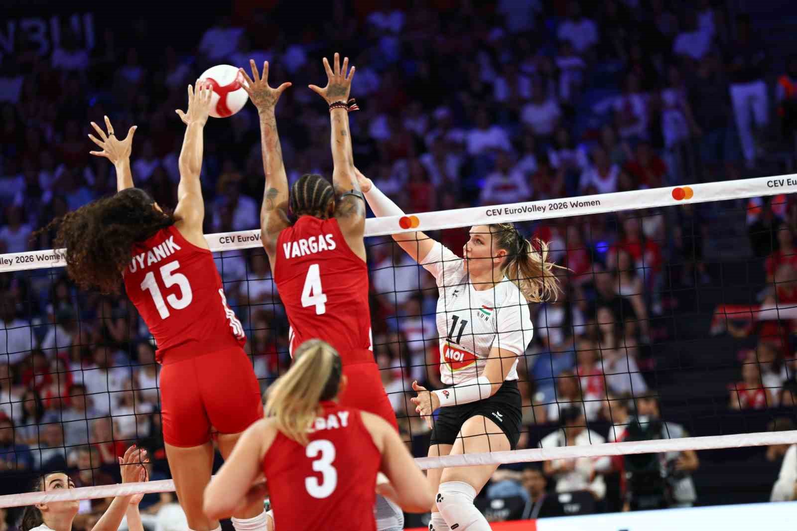 Milliler, CEV Avrupa Şampiyonası’nda 3’te 3 yaptı
