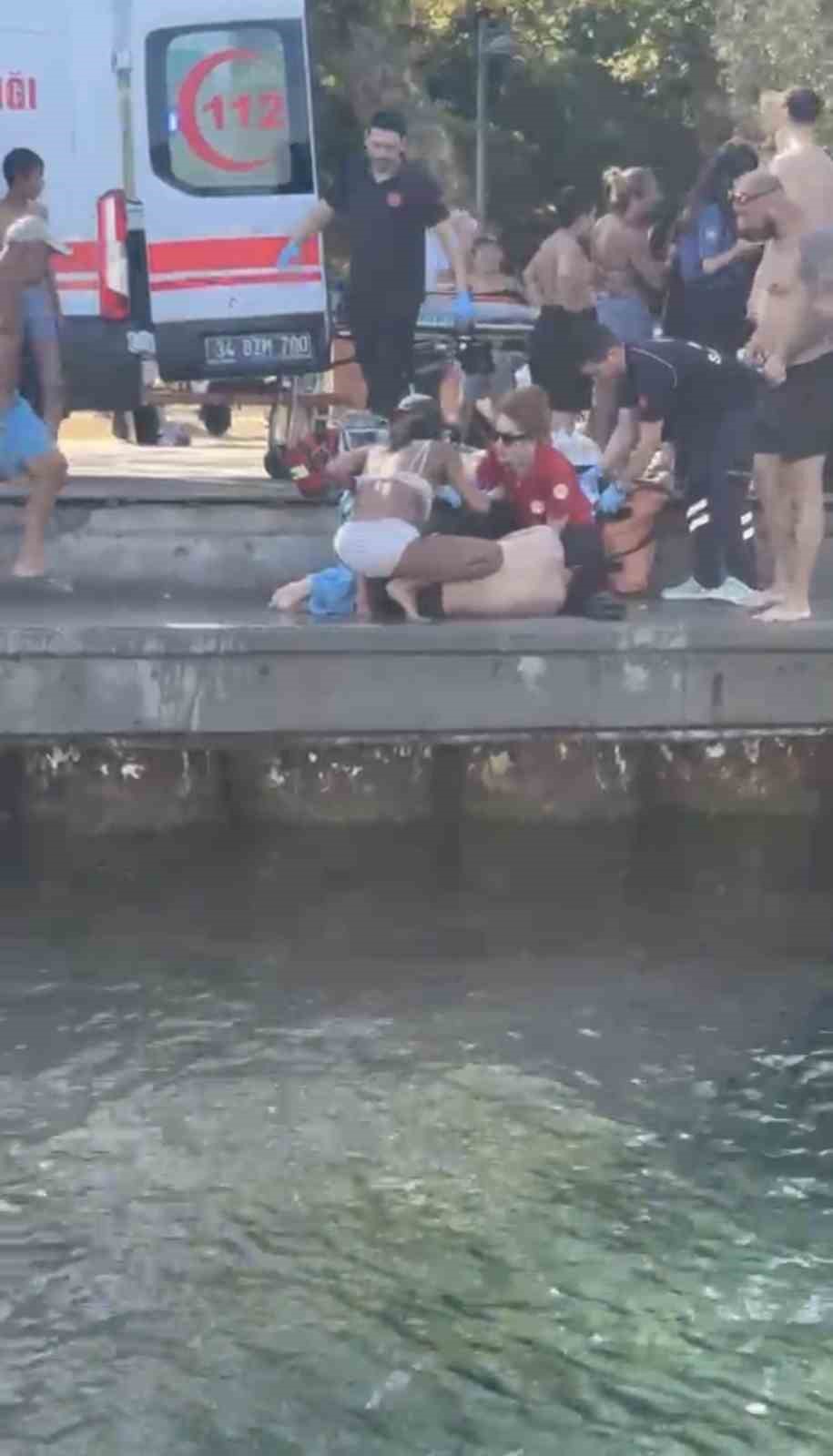 Bebek sahilinde boğulma tehlikesi: Vatandaşlar kurtardı