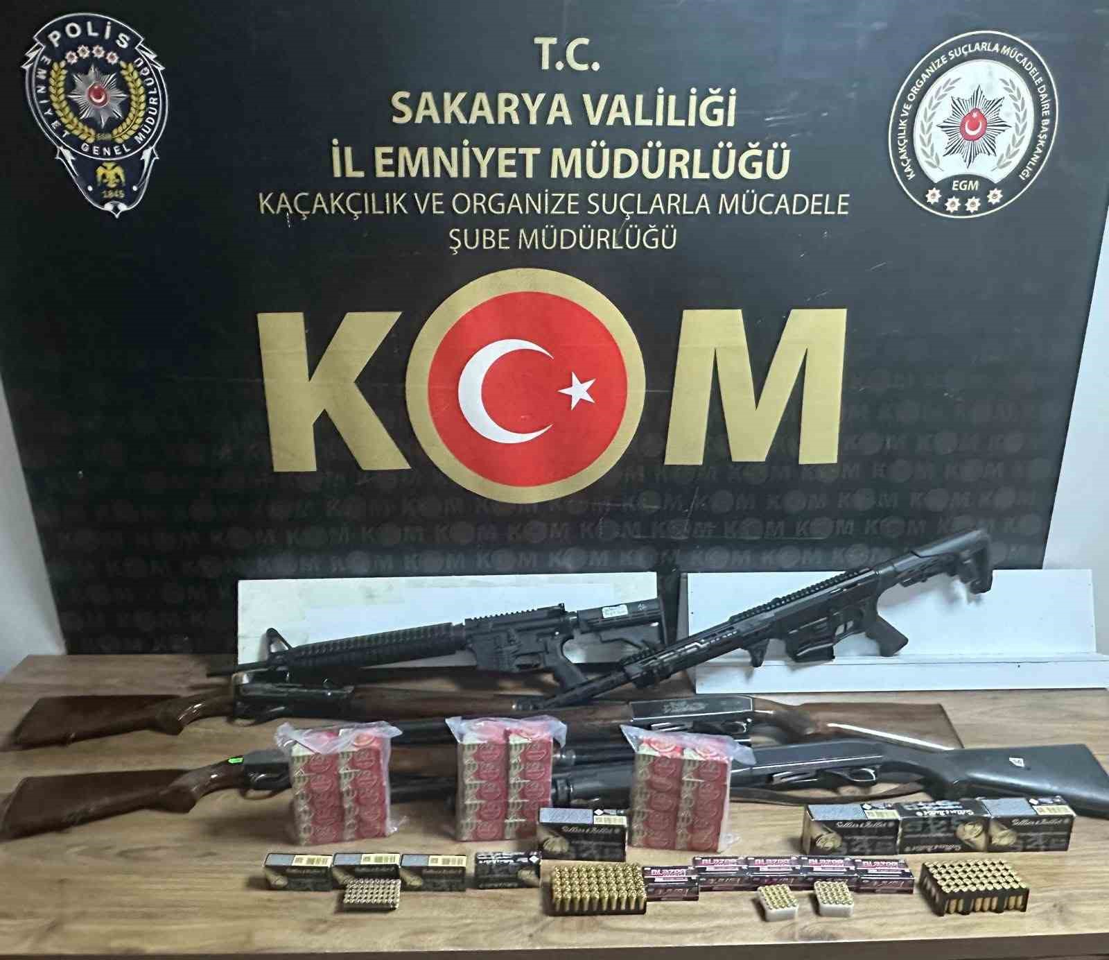 Sakarya’da silah kaçakçılığı operasyonu: 2 gözaltı