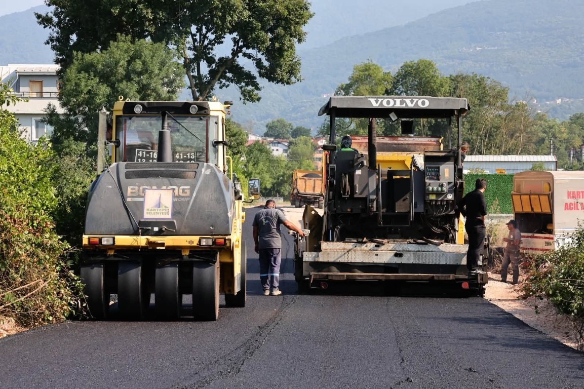Kartepe’de 4 sokakta asfalt mesaisi
