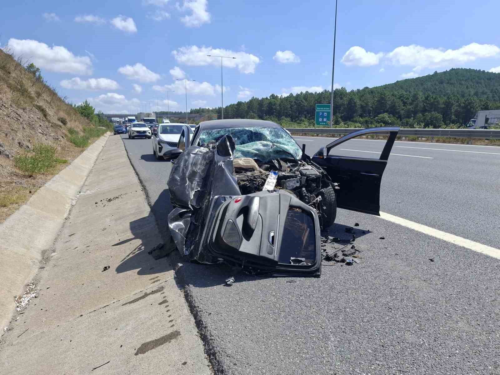 Kuzey Marmara Otoyolu’nda korkutan kaza: 2 yaralı
