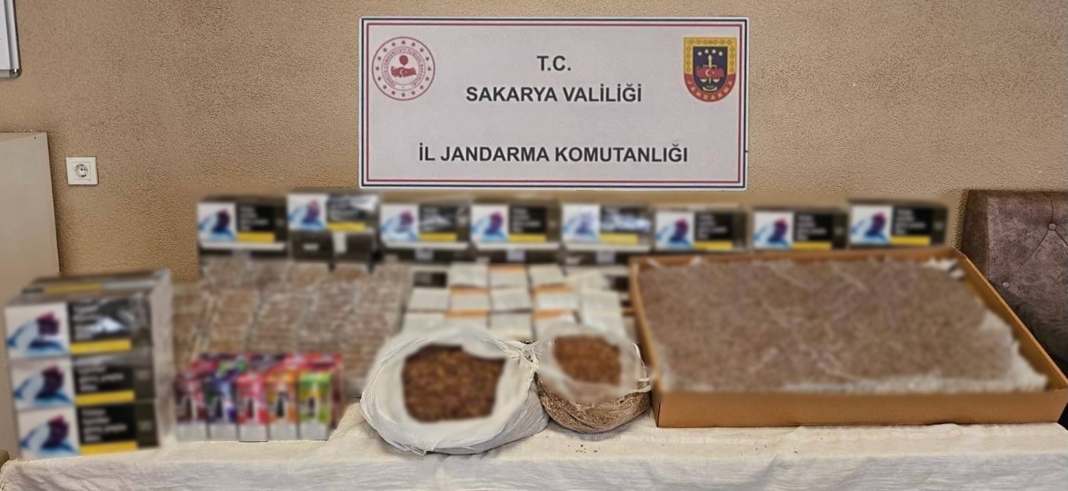 Sakarya’da kaçakçılık operasyonu: 120 kilo tütün ve yüz binlerce makaron ele geçirildi