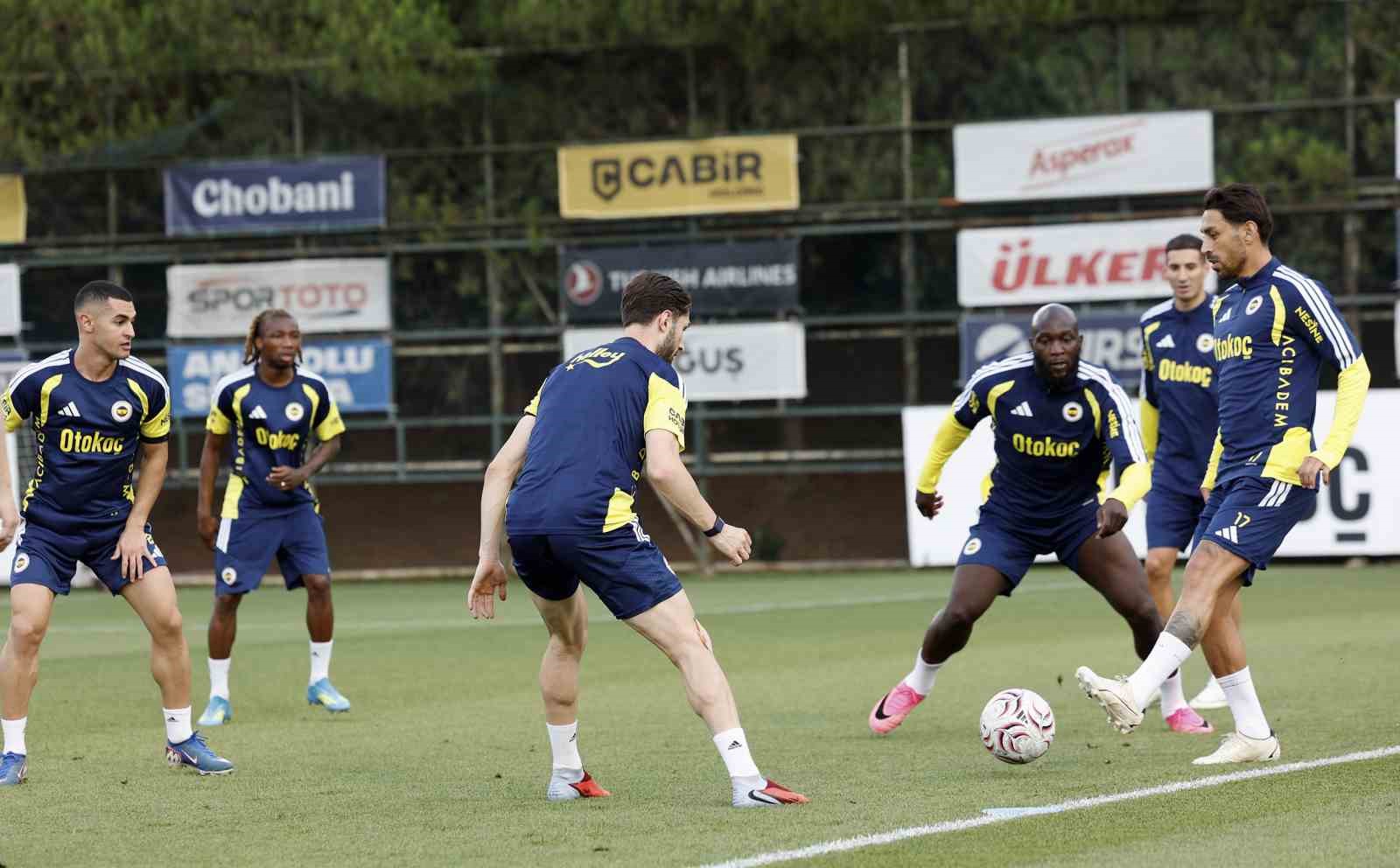 Fenerbahçe, Samsunspor maçı hazırlıklarını sürdürdü
